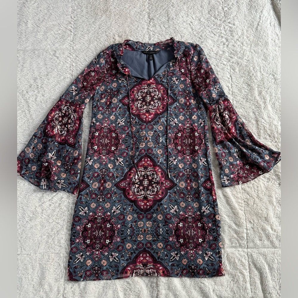 White House Black Market Women’s XSP Medallion Paisley Boho Bell Sleeve Dress